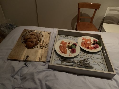 Room service by daddy: smoked salmon as starter