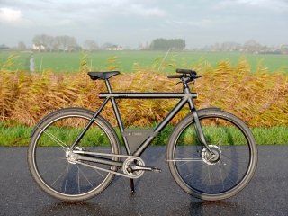 One week on the VanMoof Electrified S E-bike testing it for commuting and comparing it to a normal bike.