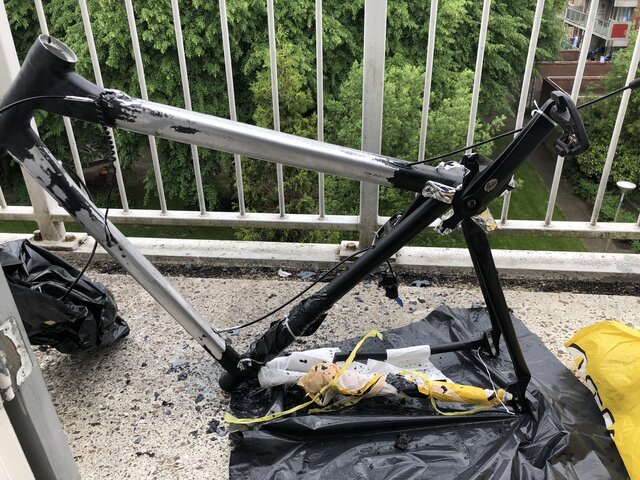 paint stripping aluminium bike frame