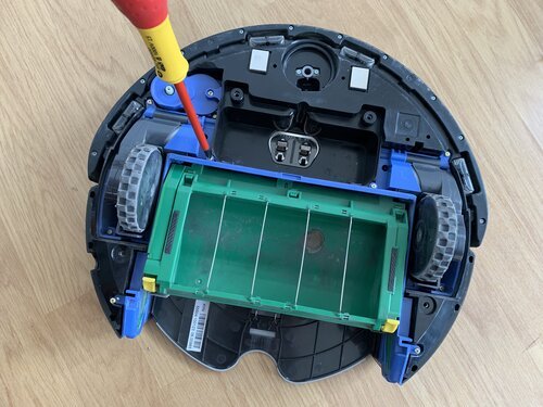 Servicing A Robot Vacuum Cleaner My Irobot Roomba Is Now