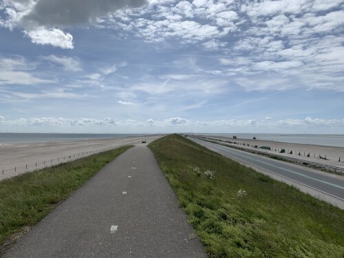 Beautiful sky on the Houtribdijk