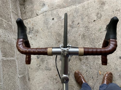 If you've got the shoes to match, brown bar tape looks magnificent