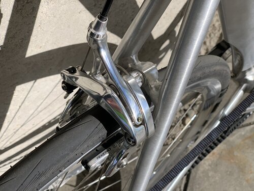 Siegfried Road features simple, yet very functional Tektro R539 / TRP - RRL brakes