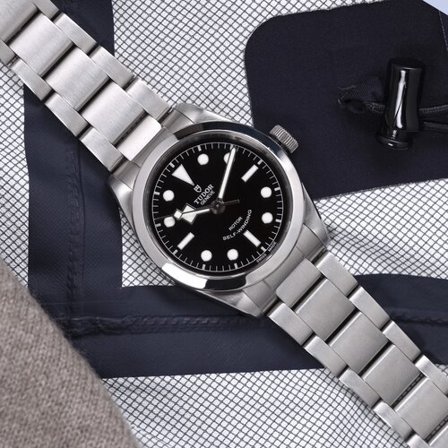 Tudor black bay clearance 36 in house movement