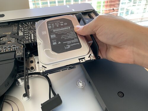 Upgrading a 27-inch iMac 5K to 14 terabytes - Replacing the Fusion