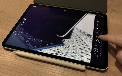 Precisely adjusting sliders and immediately see their effects, zoom in with a simple pinching gesture while trying different settings.