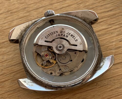 How to Safely and Carefully Clean Your Vintage Watch at Home