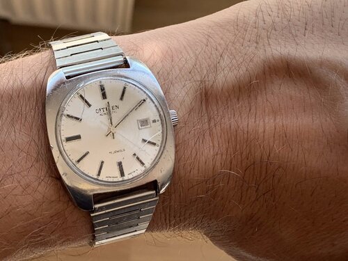 The watch back on the wrist: cleaned and running!