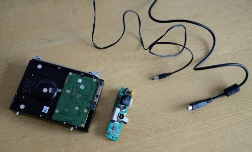 Connecting the disk to a SATA-to-USB convertor