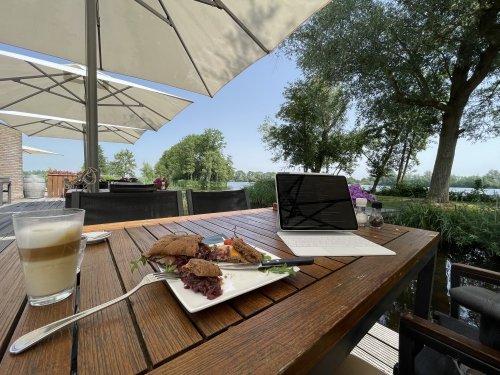 Connecting to the migrated servers through the cloud - and having a nice lunch, too!
