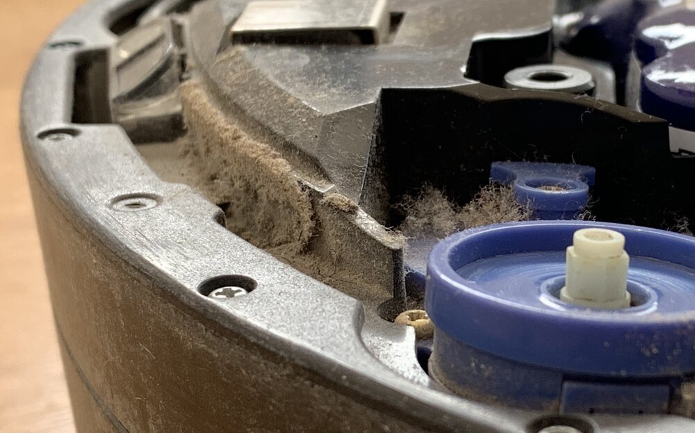 Entfernen Sie Staub an Ecken und Kanten