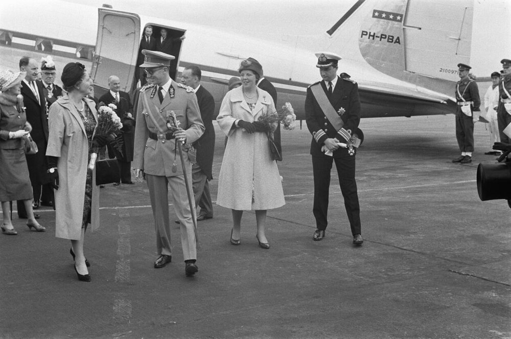 Die PH-PBA bringt Königin Juliana und Prinz Bernhard im Mai 1960 nach Belgien (Ministerie van Infrastructuur en Waterstaat)