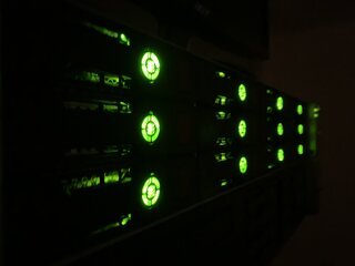 Einen professionellen 72-TB-NAS bauen