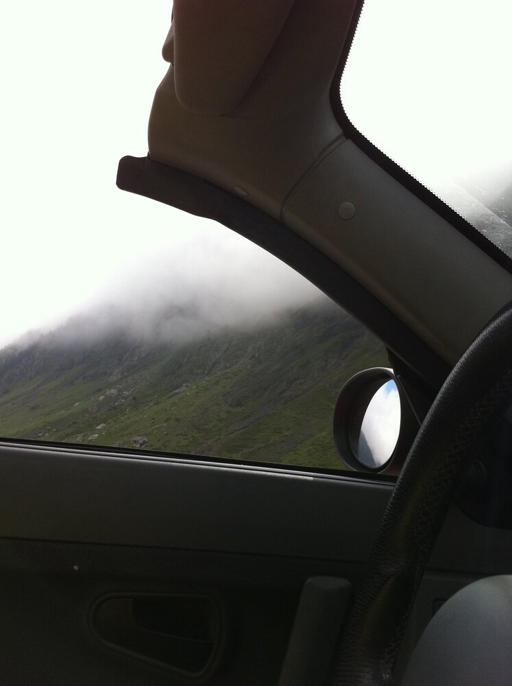 Cabrio-Dach öffnen und das Wetter genießen, ist wie draußen spielen für Erwachsene (gib es zu: in jedem von uns steckt ein Kind!)