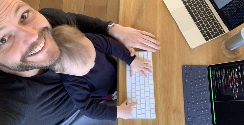 Getrennte Tastaturen haben auch ihre Vorteile... :-)