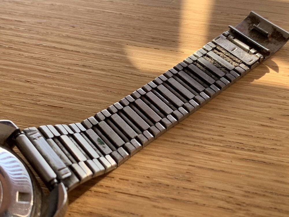 Verschmutztes Armband