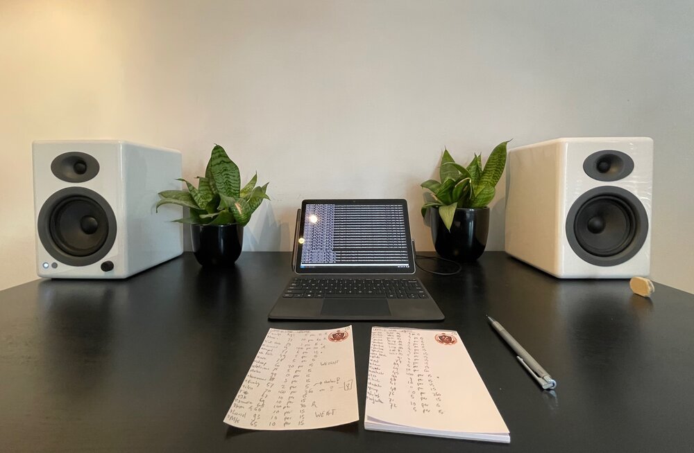 Man weiß, dass man seinem digitalen Stift nicht vertraut, wenn man nach altmodischem Stift und Papier greift...