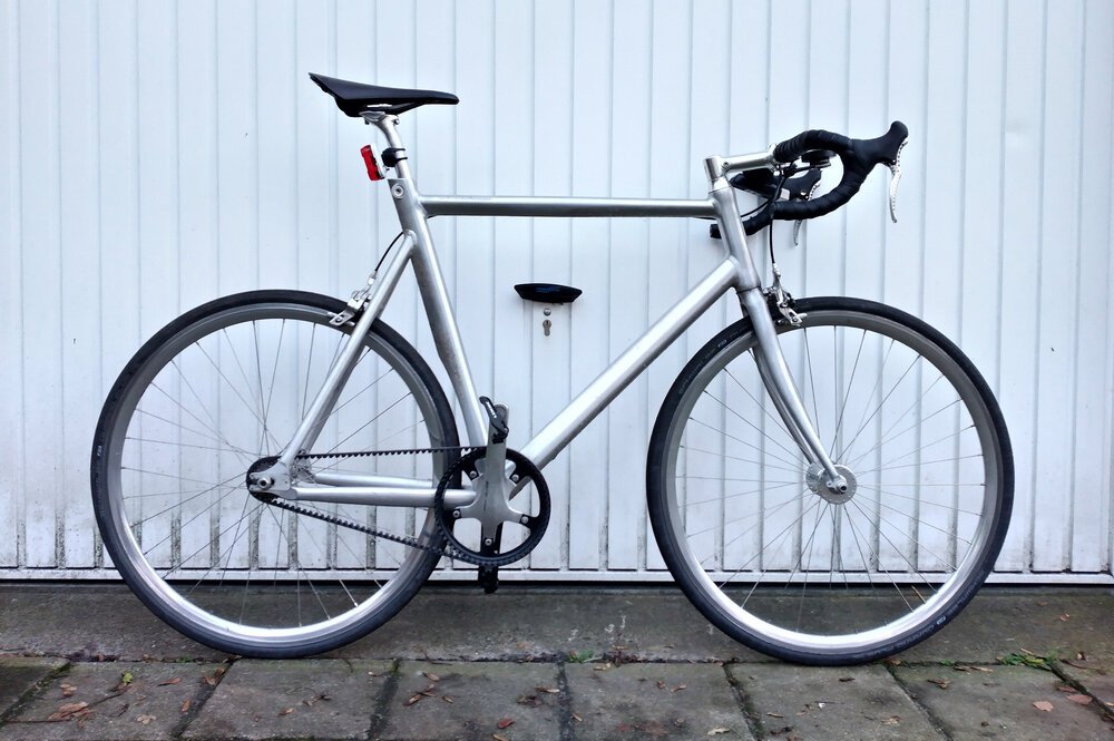 Schindelhauer Siegfried Road - ein Fixie mit Gates Carbon Riemenantrieb