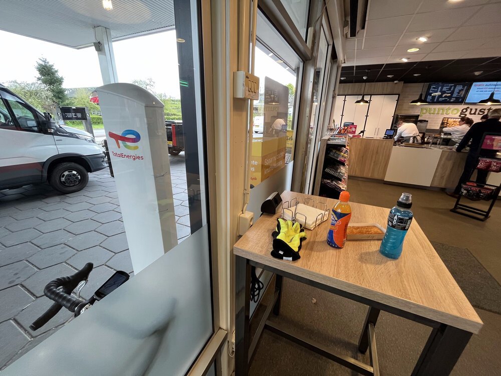 Auftanken an einer Tankstelle