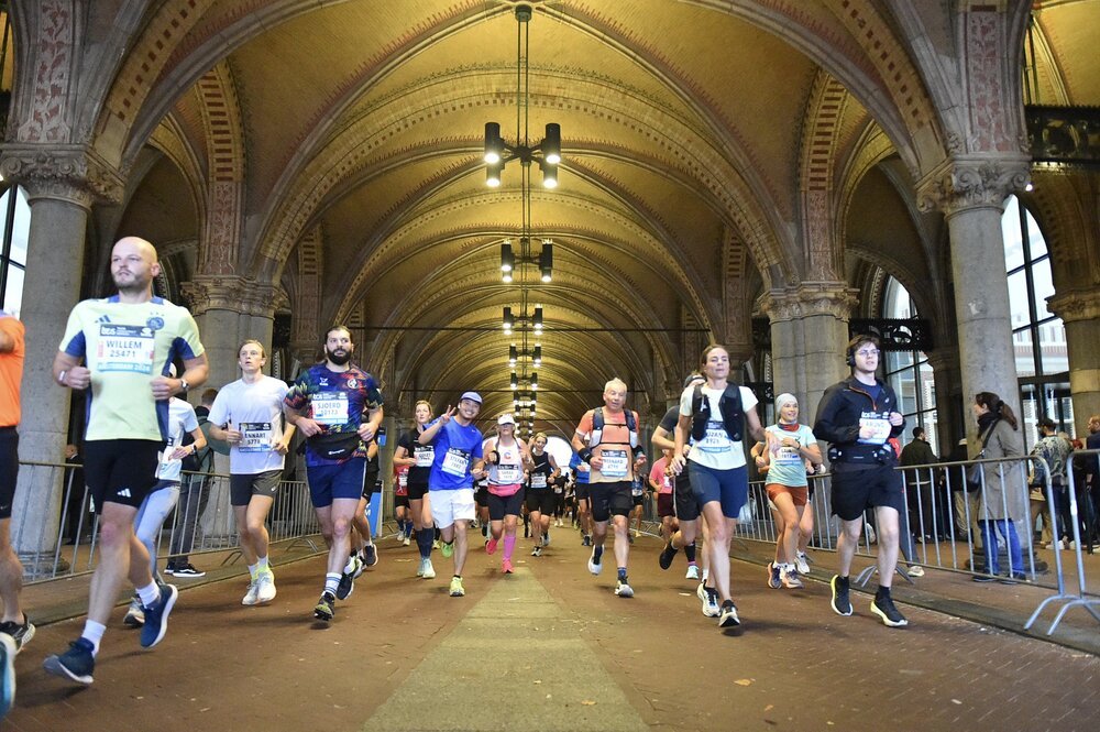 Laufen im Rijksmuseum-Tunnel - das ist ziemlich cool