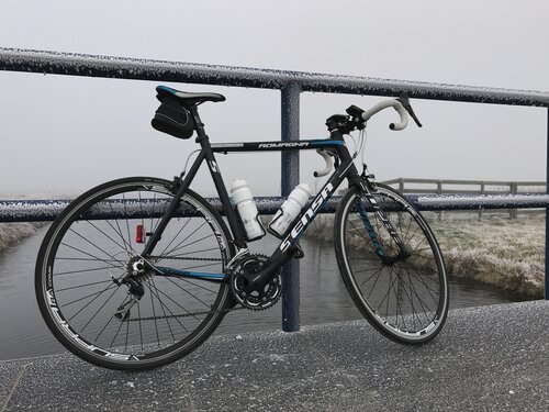 It was really cold during this ride in December. My drink bottles, gloves and shoes where frozen!
