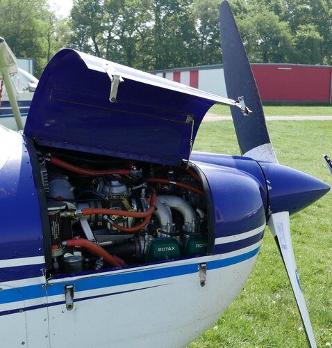 Rotax 912S2 engine with 100HP