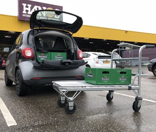 Boxes of Heineken 0.0% in the Smart