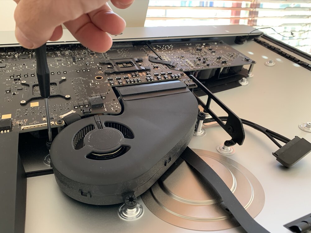 Removing the main ventilator shaft