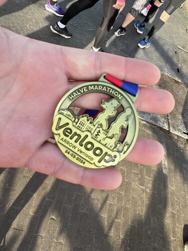 Ooooohhhh... I got a fancy medal!