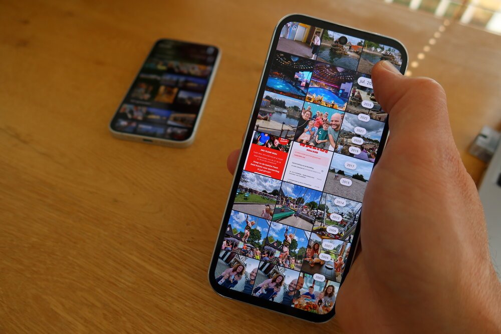 Aves in action showing the powerful scrollbar which enables fast and accurate scrolling