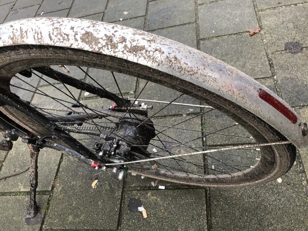 Suciedad encima de mi guardabarros trasero