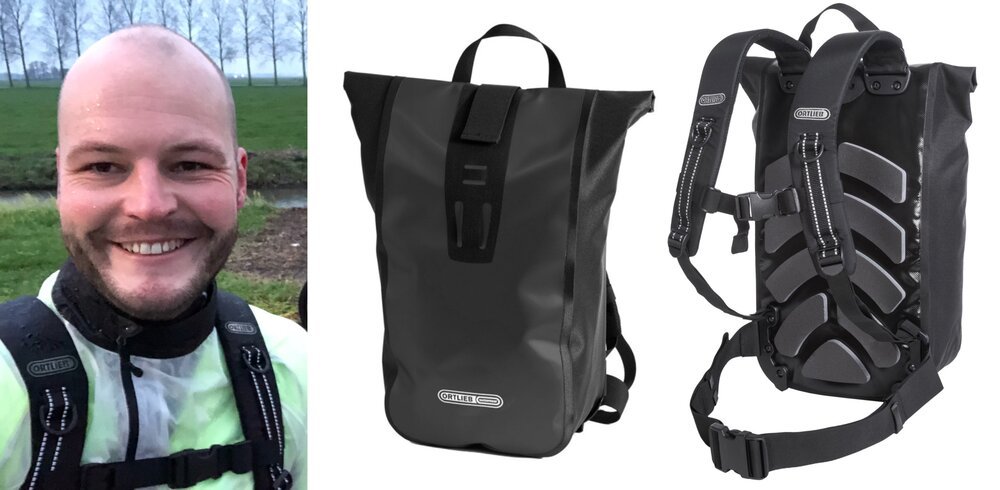 Yo llevando la mochila resistente Ortlieb Velocity con mal tiempo, fantástica pero un poco voluminosa...