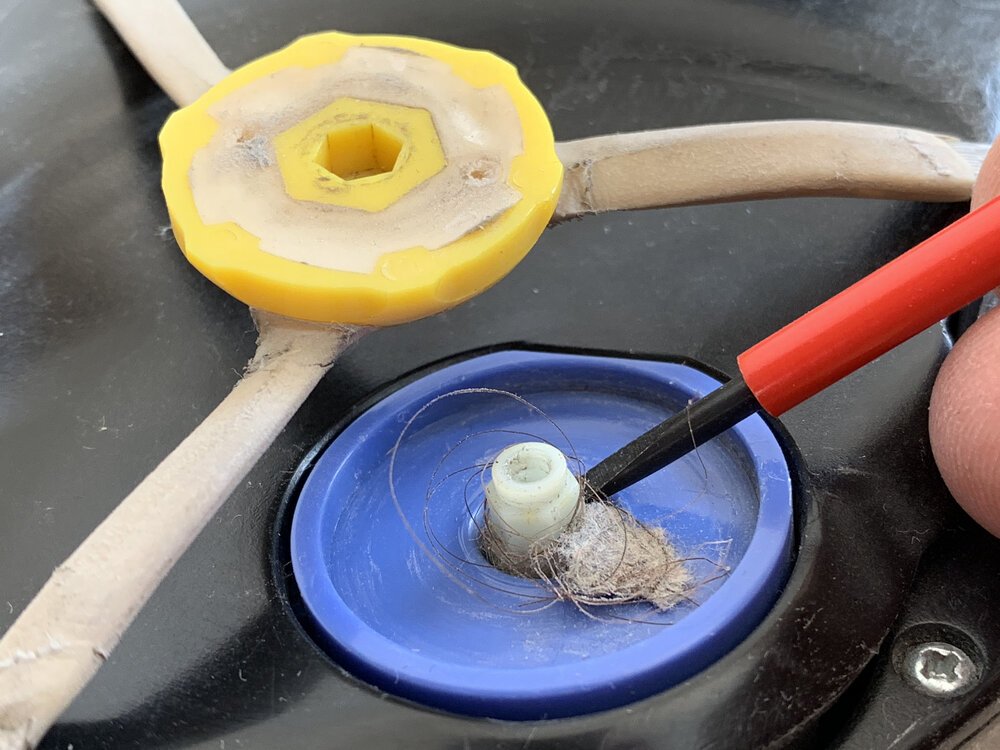 Retira la suciedad del eje