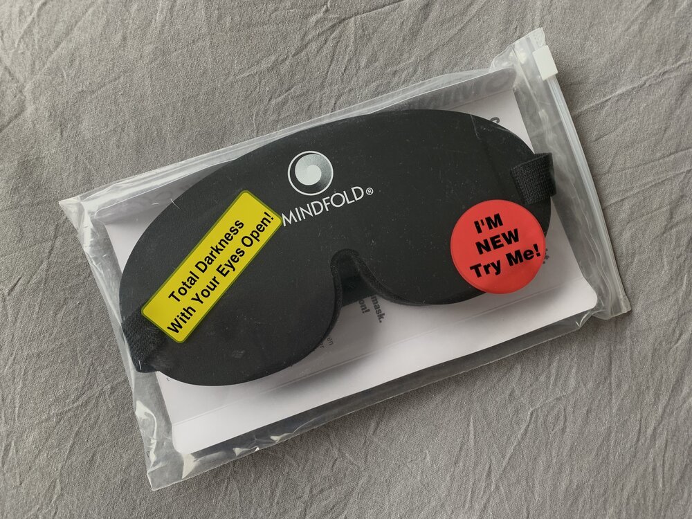 La máscara de dormir Mindfold: oscuridad total con los ojos abiertos