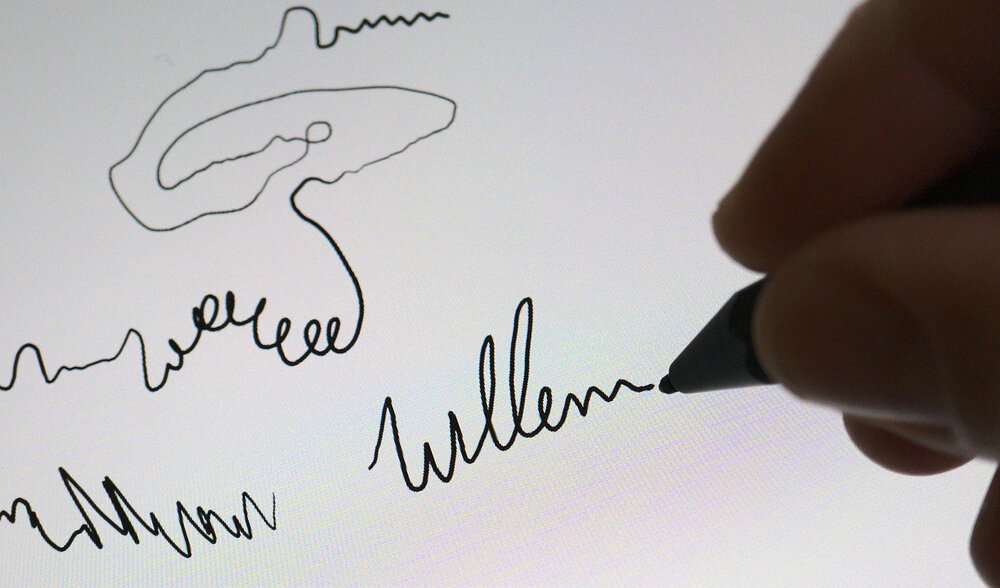 Surface Pen es genial y cuando configuras Xournal para usar Xinput, la sensibilidad a la presión funciona perfectamente: puedes ver cómo varía el grosor de la línea, como un bolígrafo real