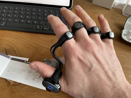Aprender a usar Tap Strap requiere tiempo y práctica