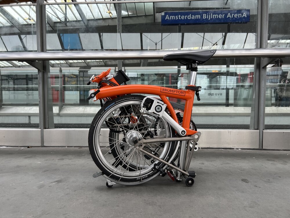 Combina tu ciclismo con el transporte público: llega a cualquier estación o dirección cercana con facilidad