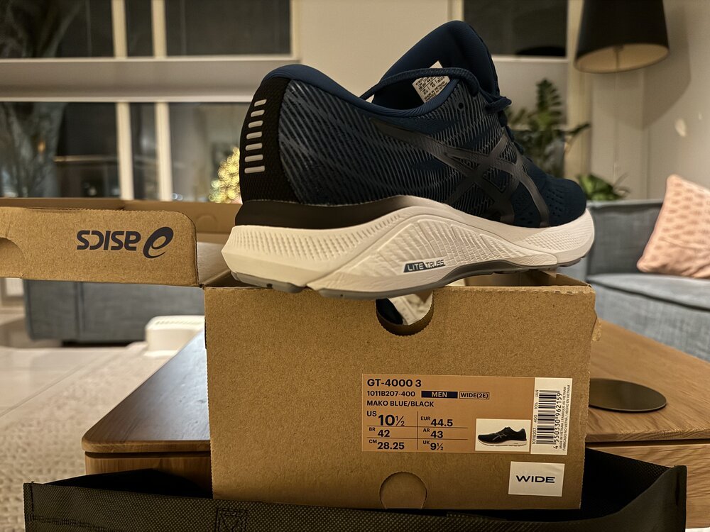 Mis Asics GT-4000 en azul mako/negro, extra anchas (2e)