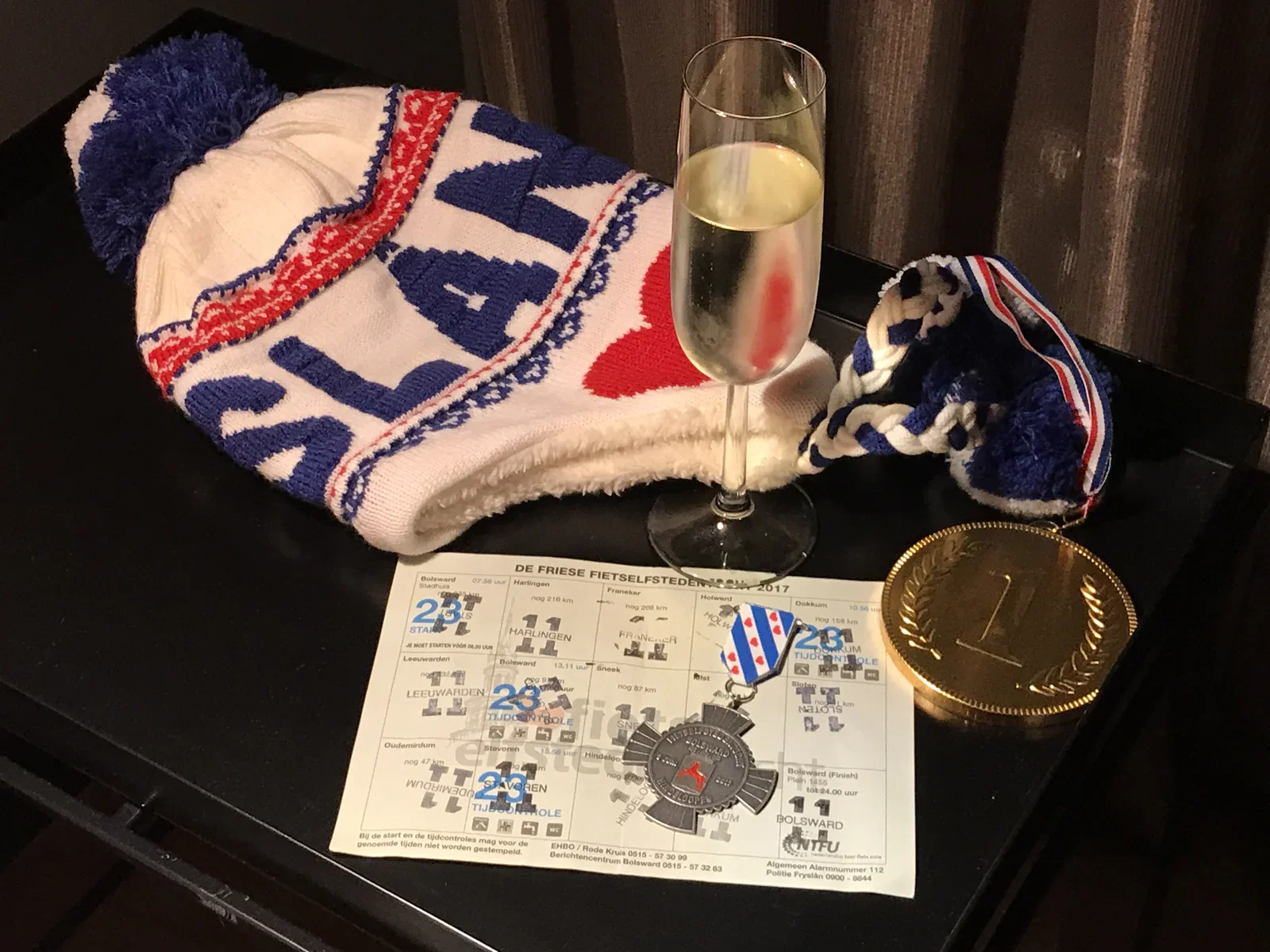 Gefinished! Alle stempels verzameld, de medaille verdiend en een drankje om een geweldige dag te vieren!