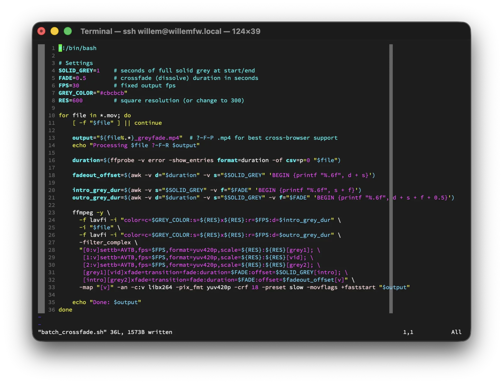 Alle clips beginnen en eindigen met een effen grijze crossfader die ik automatisch toevoeg bij batchverwerking en encoding met ffmpeg