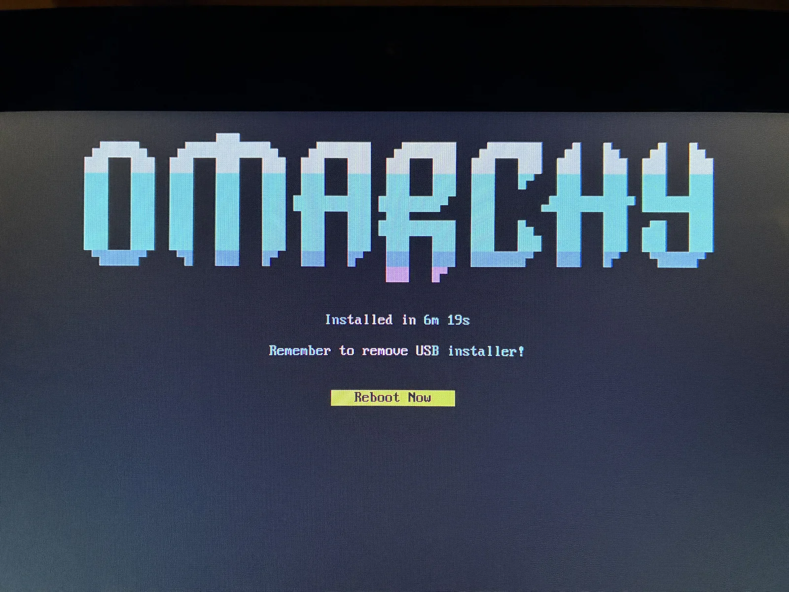 The Omarchy installer is fast, the entire operating system with all the pre-selected looks and tools only took 6m 19s on the old iMac from 2017 to complete