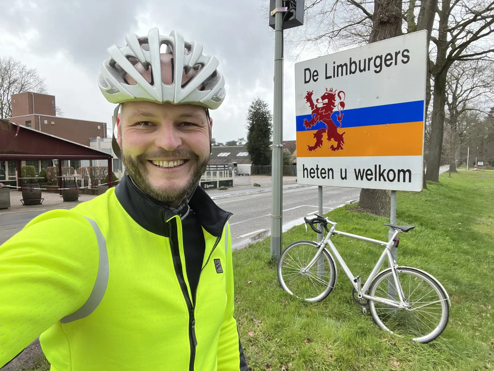 "De Limburgers heten u welkom" - now I am one... or am I? :-) "Het is een kwestie van geduld" - resistance is futile! Ha!