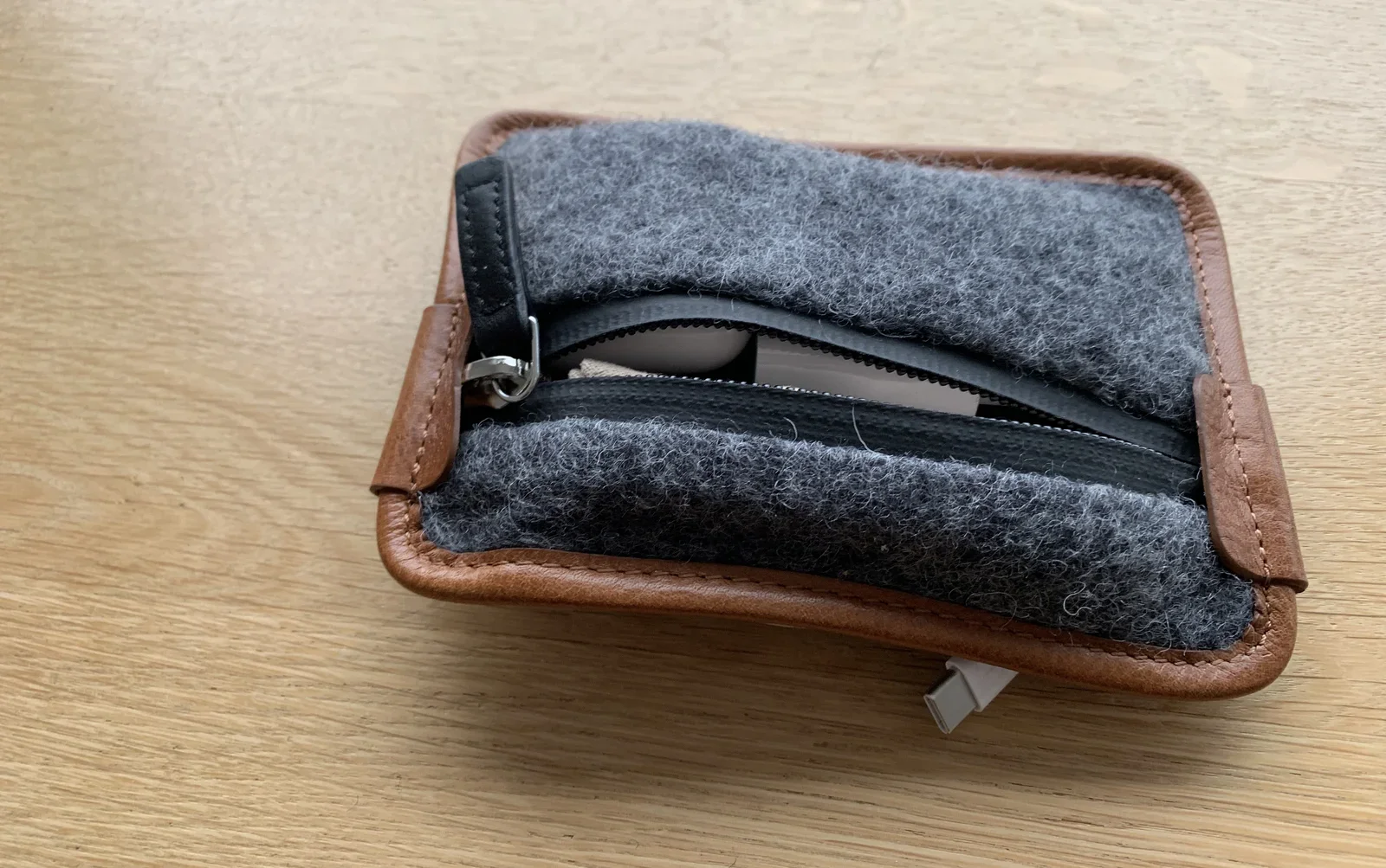 Toegang tot accessoires vanaf beide kanten van het "ding"