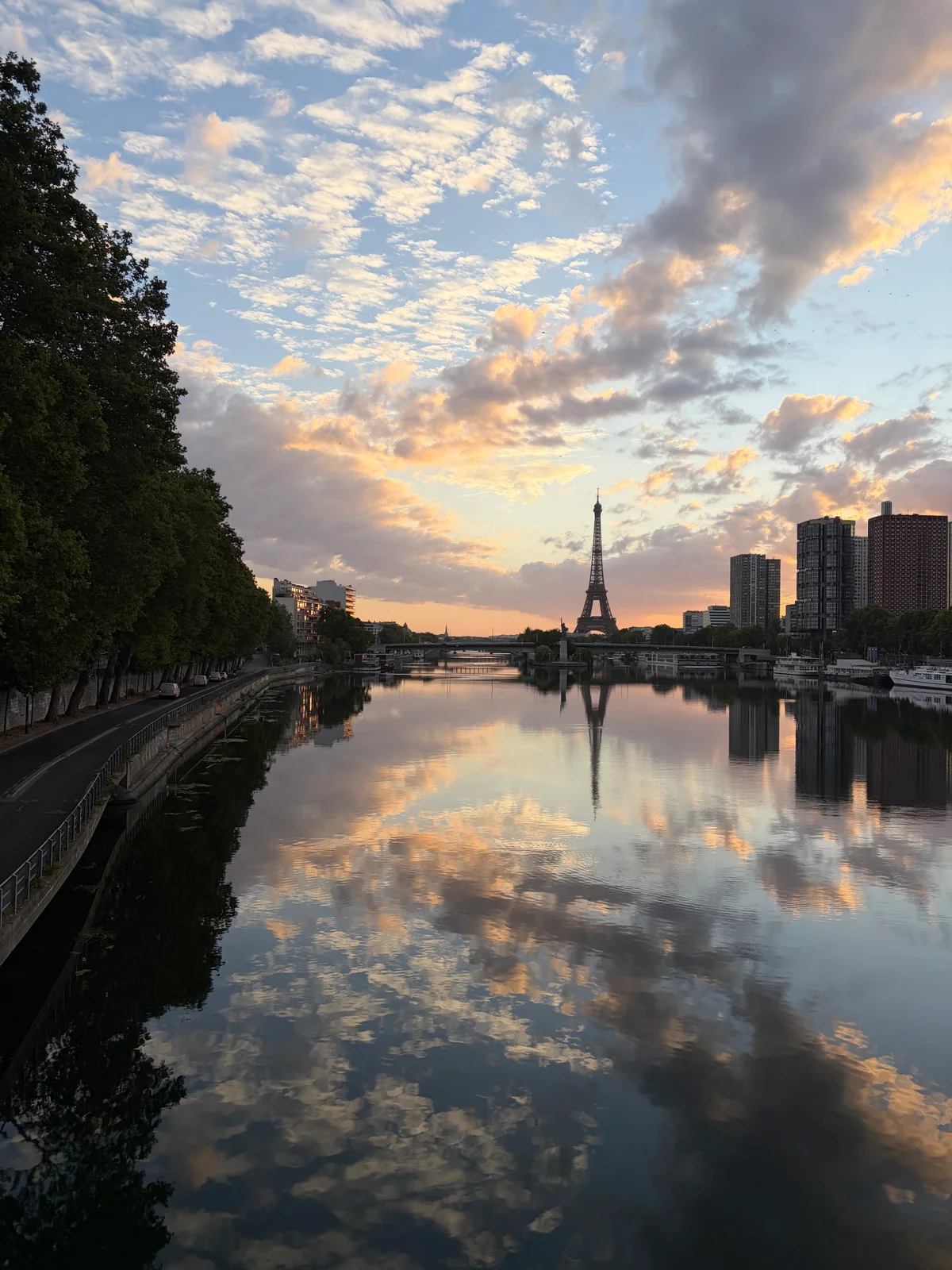 The Seine at sunrise on 6 August, the run where the thinking happened