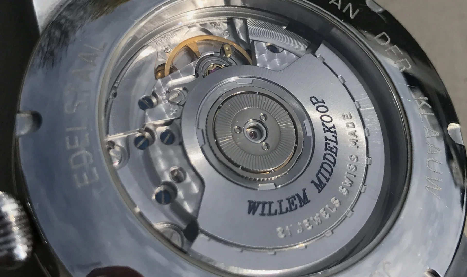 Smartwatches vs Mechanical watches
