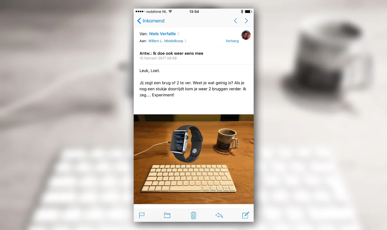 Message from my buddy Niels, suggesting I take my "working on a smartphone"-idea to the next level, complete with a Photoshop mockup.