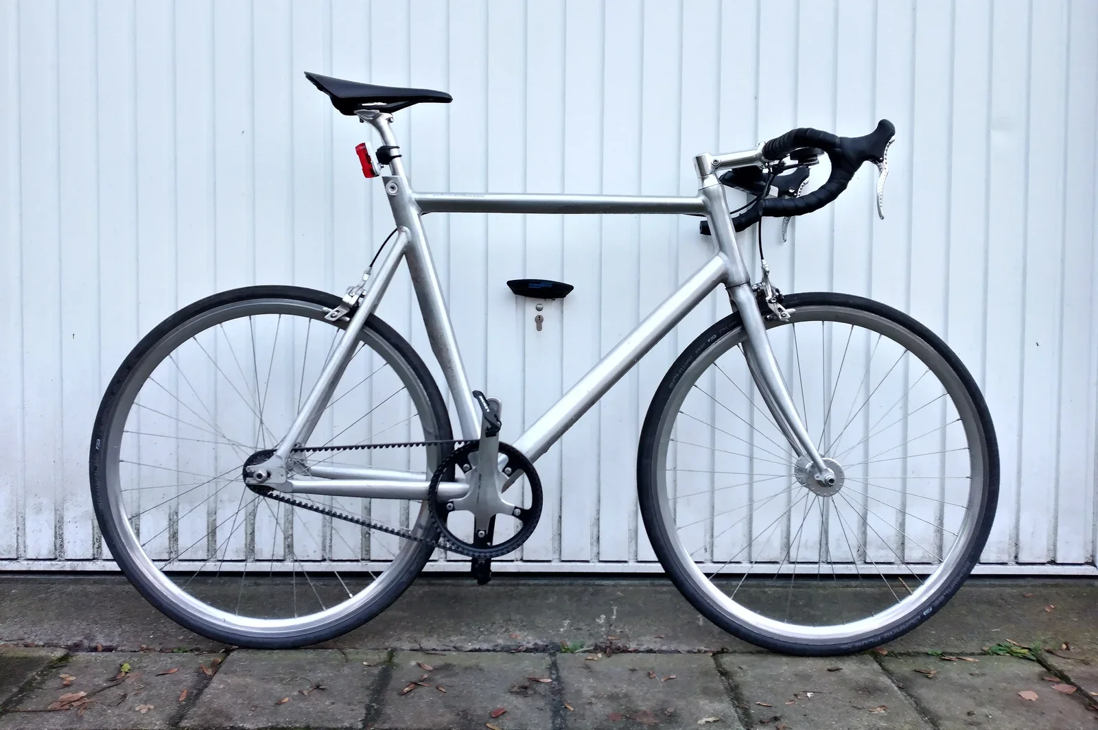 Schindelhauer Siegfried Road - a fixed gear bike with a Gates Carbon belt drive