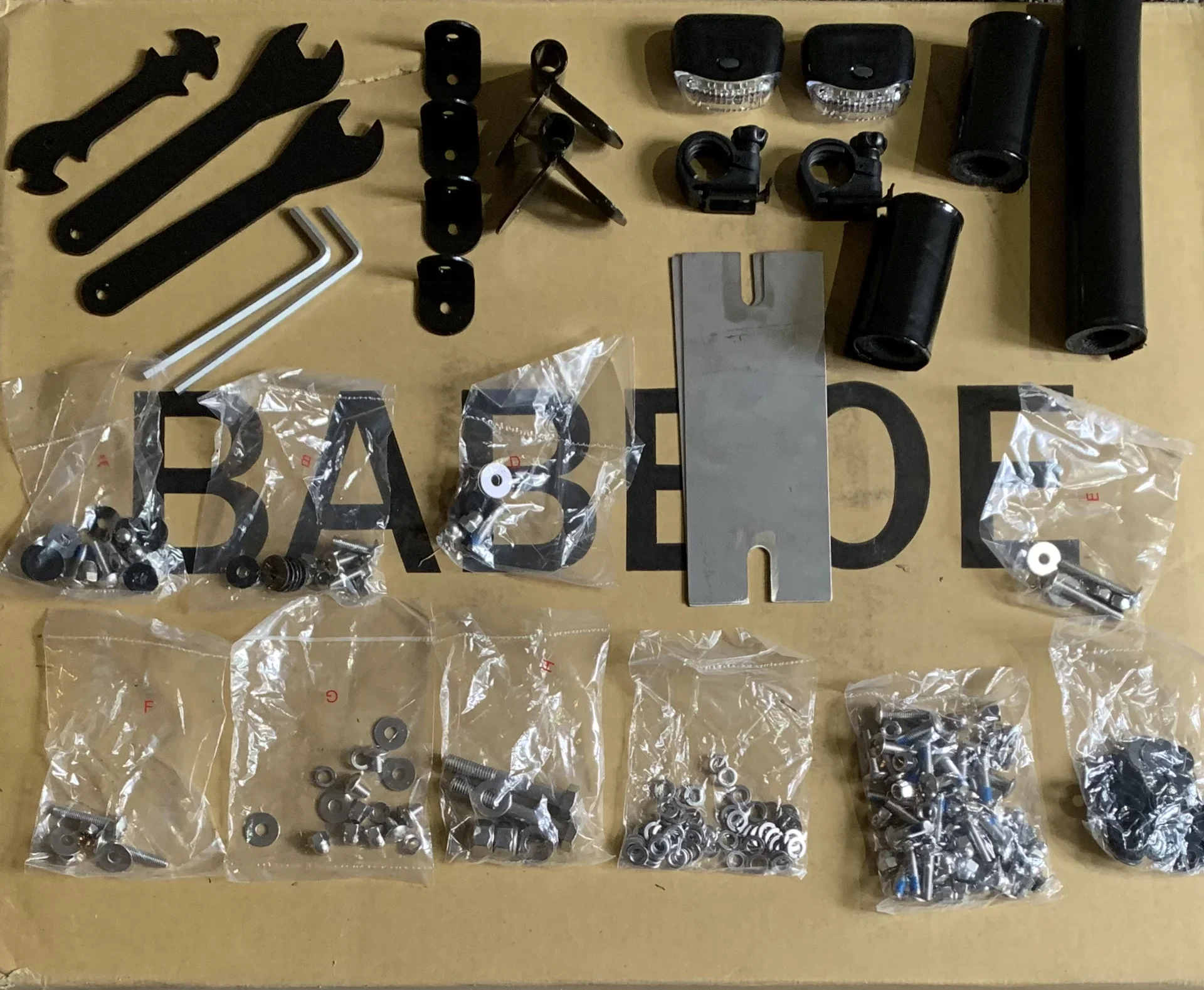 Assembling a cargo bike