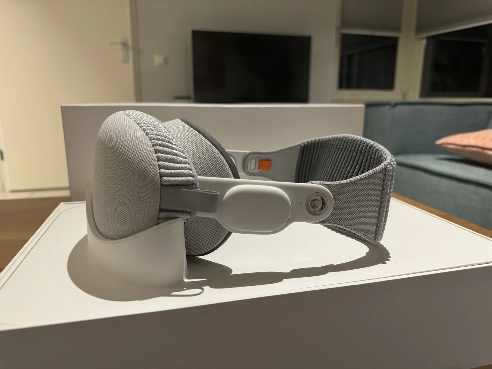 Apple Vision Pro, like a good set of earphones for your eyes