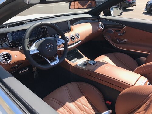 De S63s is zeer comfortabel voor zijn passagiers en er is voldoende ruimte